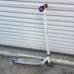RAZOR KID SCOOTER QTY 2