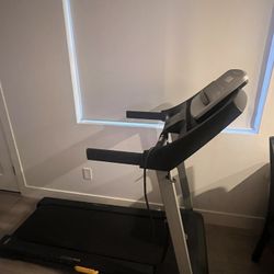 Foldable Treadmill Golds Gym 