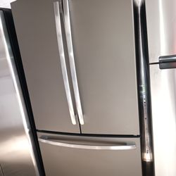 G/E Refrigerator French Door Everything Works Good 💯