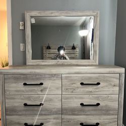 Cambeck 6 Drawer Dresser and Mirror 