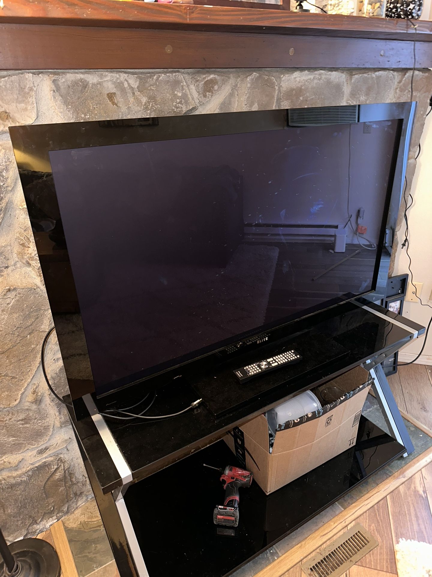 50” Pioneer Elite TV