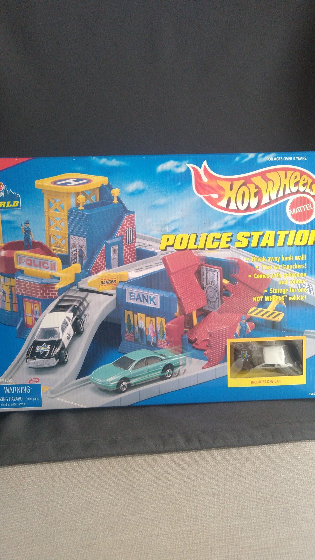 Hot wheels police station 1996