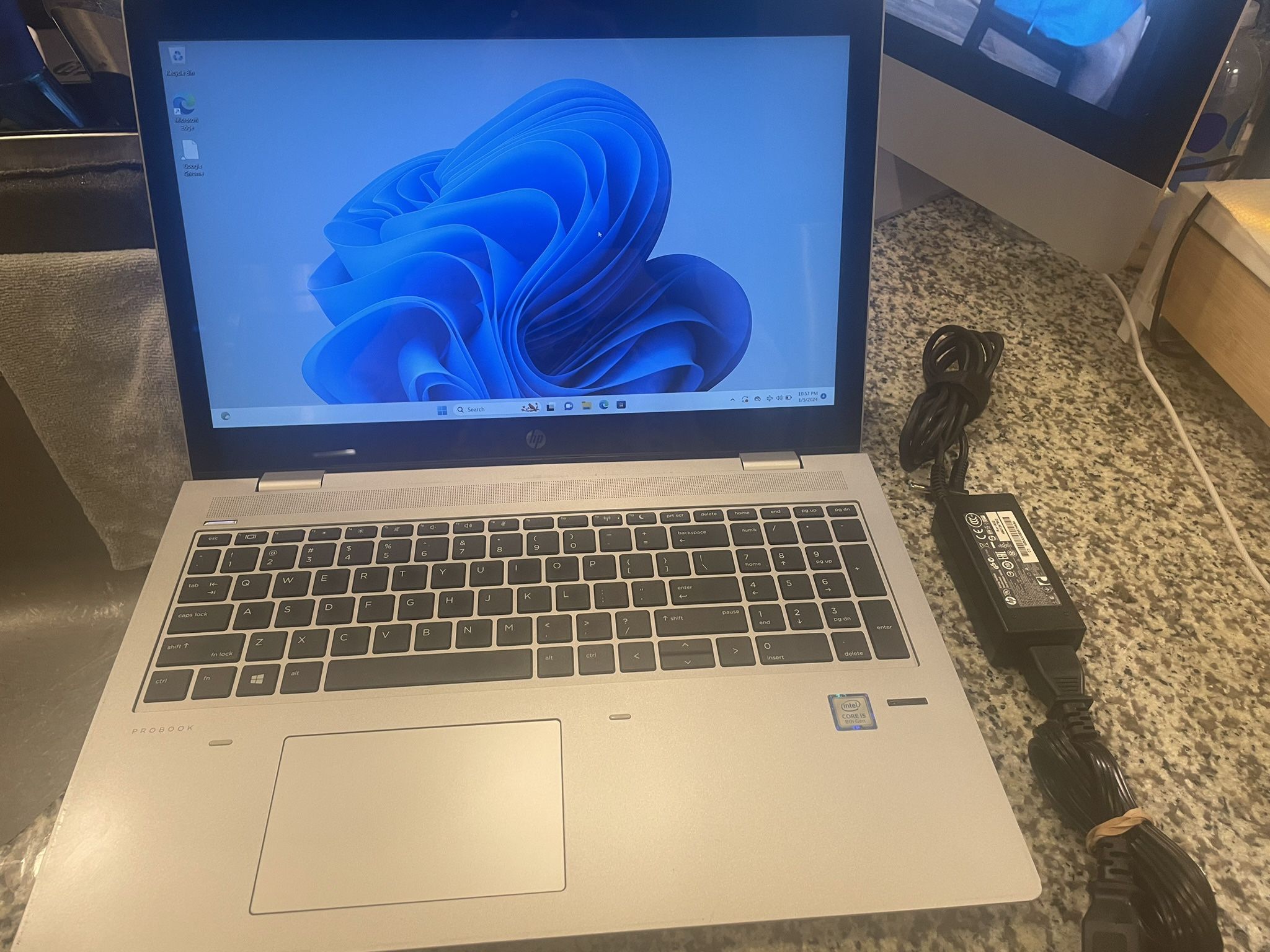 Hp Probook 650 G4 Laptop 15.4” TOUCHSCREEN 8gb Ram 128gb Ssd Intel i5 Windows 11 - Comes With Charger   Works great  Very good condition