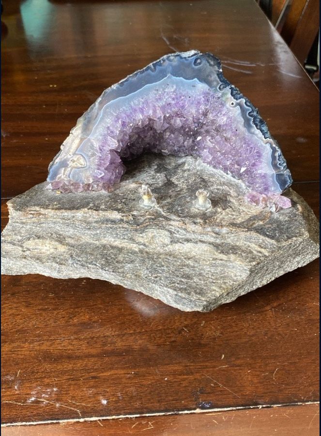 Amethyst Crystal Geode Cathedral Rock oil candle