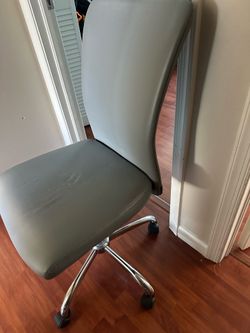 Office chair/ Silla de oficina