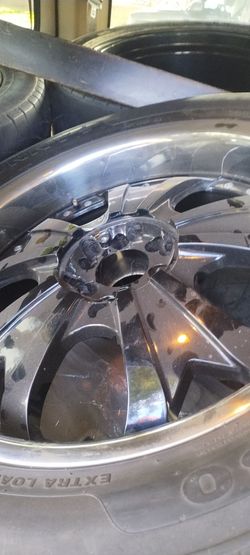 20 inch rims 6 luggs have center caps
