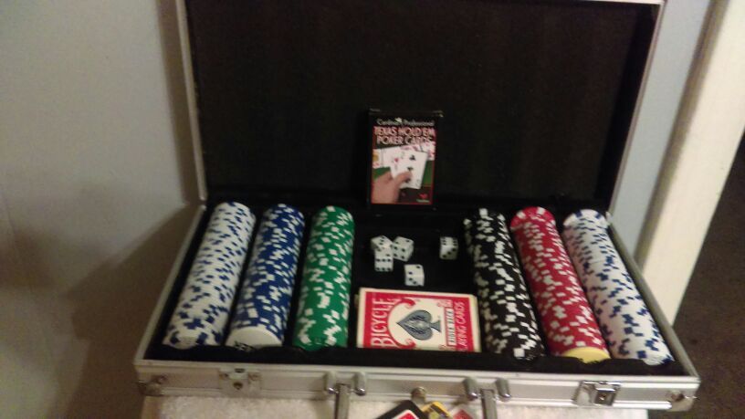 Poker set with nice metal case