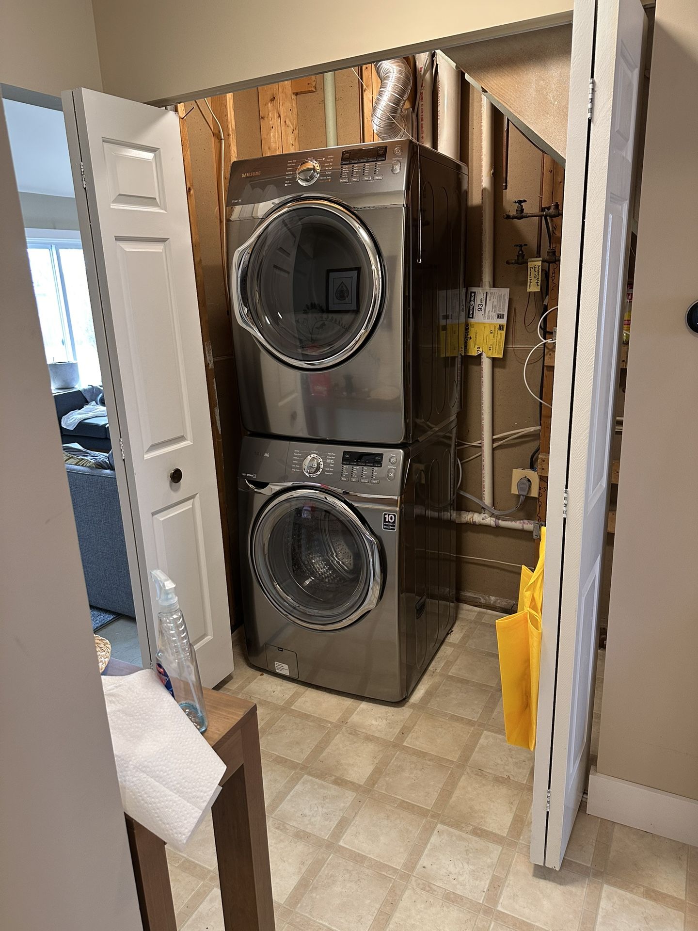 Samsung Stackable Washer and Dryer (electric)