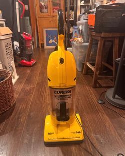 Eureka 16.0 The Boss Super Lite Vacuum - Bagless