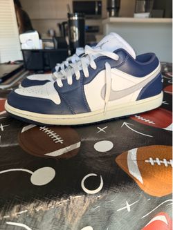 Nike dunks blue and white
