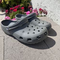 Men’s Crocs size 11