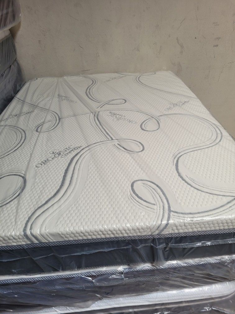 Full Size Organic Cotton Hybrid Cool Gel Memory Foam Mattress And Boxspring 