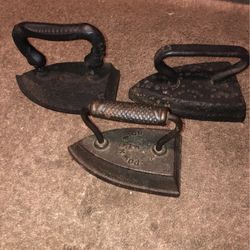 3 Antique Cast Iron Sad Irons