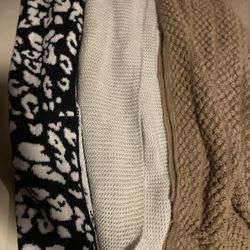 Clothes Size Médium , All  12 PCs