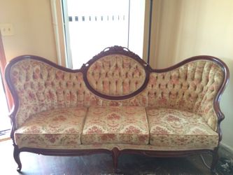 Kimball Victorian Style Cameo Back Sofa for Sale in Phoenix AZ OfferUp