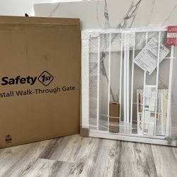 Brand new  Safety 1st Easy Install Walk Thru Baby Gate for Doorway With Door, Dog Gates, Fits 29"-38", Easy Install, White 