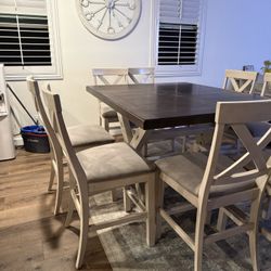 8 Person Dinning Table
