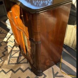 1941 RCA Victrola . Record Player And Radio Player. $100