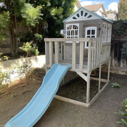 Kidkraft Kids Playhouse with Slide