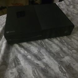 Xbox With Controller 