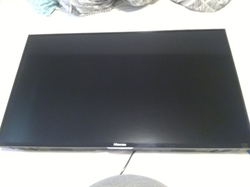 40 inch Hisense smart TV