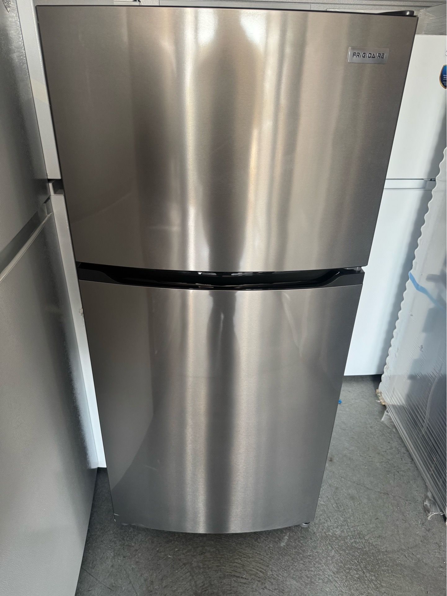 Frigidaire Top Freezer Refrigerator