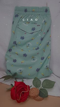 MENS LARGE - HURLEY SWIM TRUNKS
