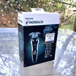 Philips Norelco Series 9000 Wet/Dry Electric Shaver and Trimmer