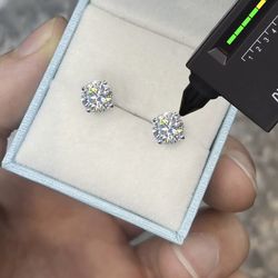 Moissanite diamond earrings (same day shipping) FAST SHIPPING