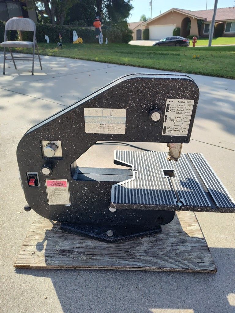 Woodcutting Band Saw