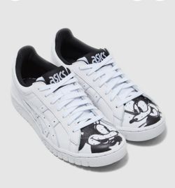 Asics Gel-PTG Disney
Color White Black
Style 1191A-070
Size 4 Men's or Big Kid's
Leather Upper 