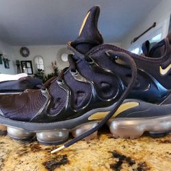 Nike VAPORMAX Plus Size 8.5