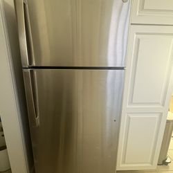 Refrigerator - GE 17.5 Cu. Ft. Top Freezer 