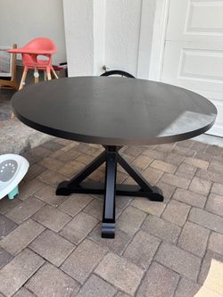 Wood Circular dining table