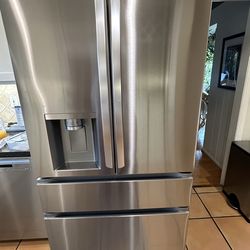 LG French Door Refrigerator Like New