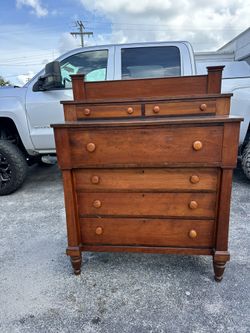 Dresser