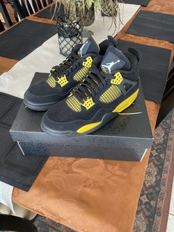 Jordan 4 Thunder