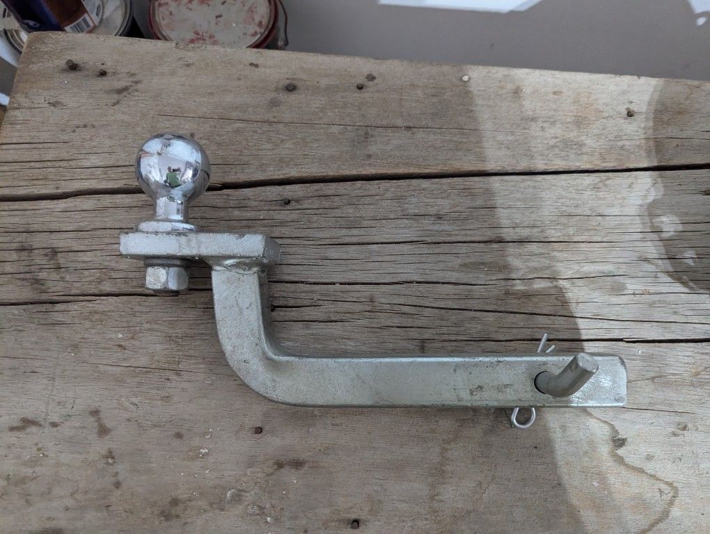 New Trailer Hitch (Gross Weight 3500