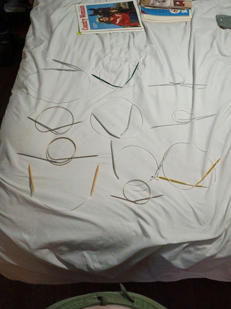 11 Sets Of Wired Knitting Needles