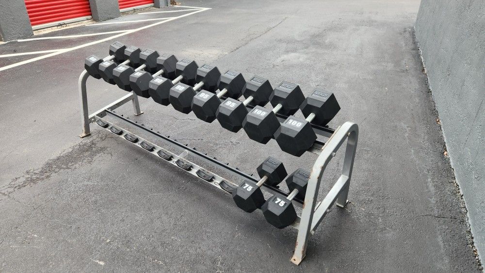 $0.80 Cents Per Pounds&Libras
1050 Pounds&Libras TOTAL
75s To 100s Set. Hex Dumbbells
Not sold separately
Rack Doesn't Included