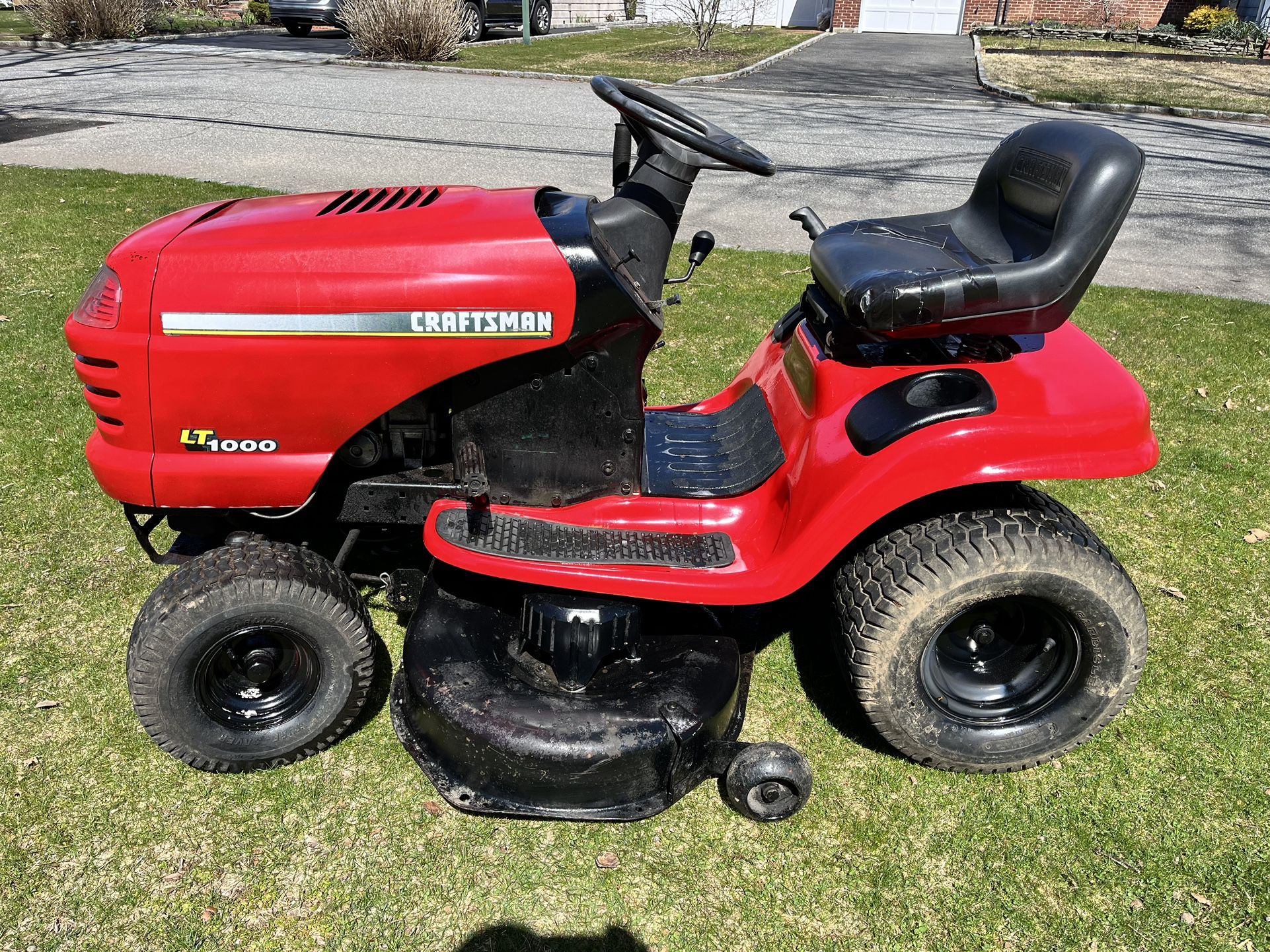 CRAFTSMAN LT1000 LAWNTRACTOR RIDING LAWNMOWER 20HP VTWIN ENGINE 42” DECK