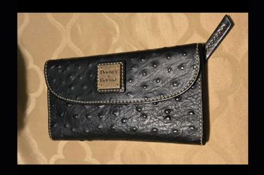 RARE Vintage Dooney & Bourke Ostrich Continental Clutch Wallet in Black.