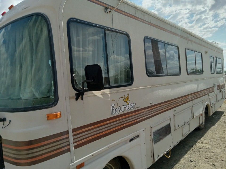 1991 Fleetwood Bounder