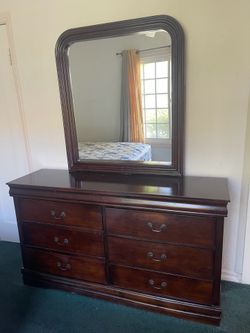 Dresser