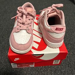 Nike dunks kids shoe size 3