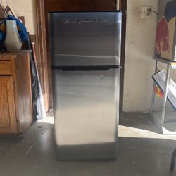 Frigidaire Refrigerator/Freezer