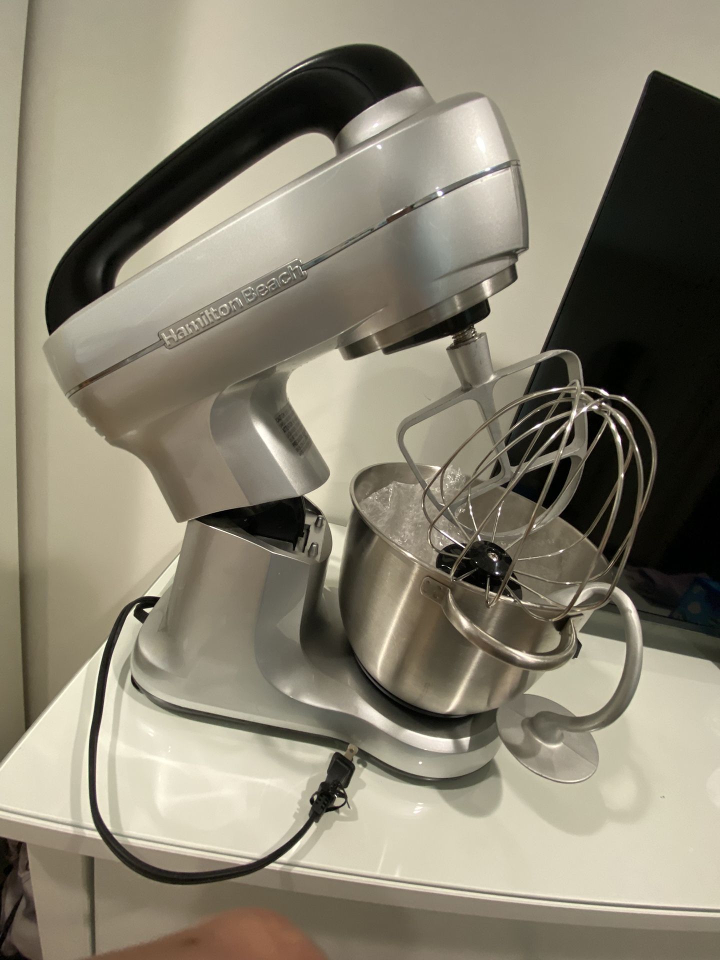 Hamilton Beach 7 Speed Stand Mixer W/ Attachments