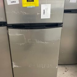 Thomson TFR725 mini fridge with freezer