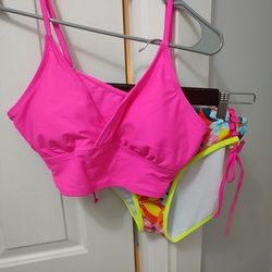Pretty Bikini Pink Top (L) Flowered Bottoms (M) New