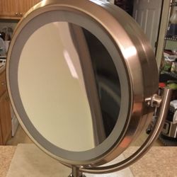 Double Sided Lighted Magnifying Mirror